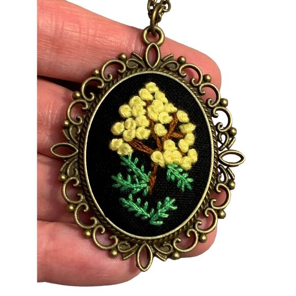 Hand-stitched Floral Pendant necklace - Embroidery Necklace - Picture 1 of 4